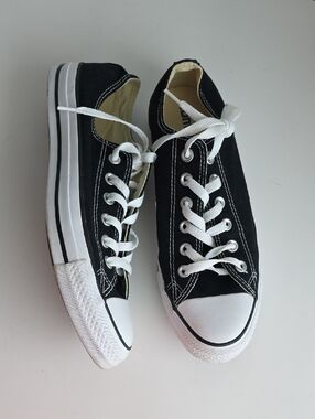Converse Black Canvas Low-Top Sneakers with White Stitching Womans 8.5